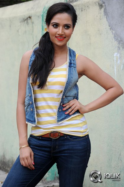 Sunitha-Rana-at-Galipatam-Movie-Press-Meet